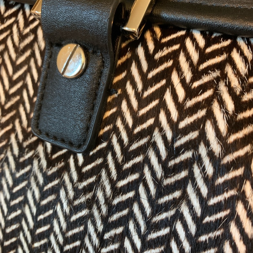 Vince Camuto - weekender overnight bag - chevron faux cow hide leather - Picture 2 of 13